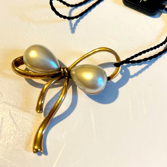 WEEKEND MAX MARA
Pearl-Embellished Bow Brooch NEW - Picture 6 of 8